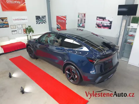 Tesla Y