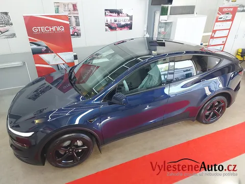 Tesla Y