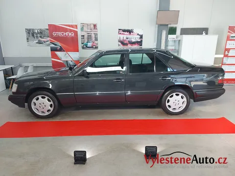 Mercedes-Benz W124 2.8