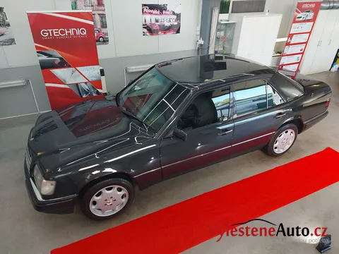 Mercedes-Benz W124 2.8