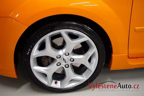 Ford Focus ST - Electric Orange - Renovace laku