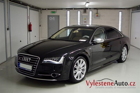 Audi S8 