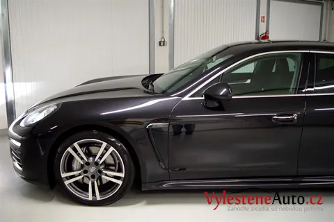 Porsche Panamera 4S - Leštění a ochrana laku