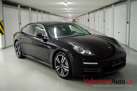 Porsche Panamera 4S