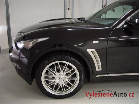 Infiniti QX70