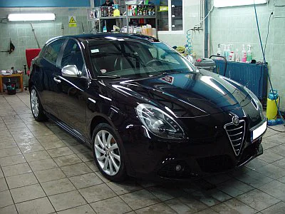 Alfa Romeo Giulietta - rozleštění a ochrana laku - detail 1