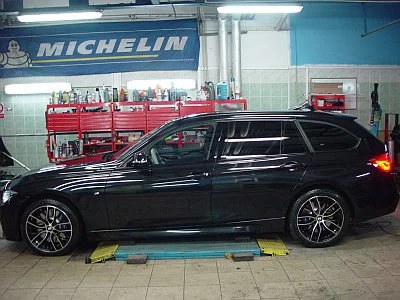 BMW 340i kombi - podzimní make up - detail 7