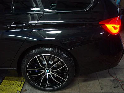 BMW 340i kombi - podzimní make up - detail 8