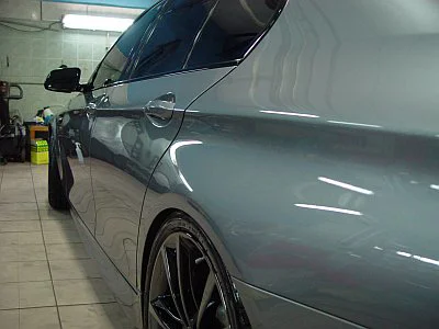 BMW 5 - renovace laku ve spolupráci s profesionálním servisem Auto - Mhill - detail 21