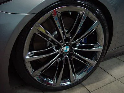 BMW 5 - renovace laku ve spolupráci s profesionálním servisem Auto - Mhill - detail 27