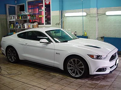 Ford Mustang GT - rozleštění a ochrana laku - detail 1