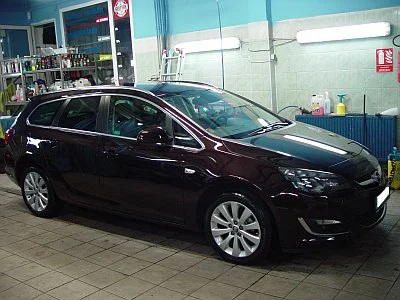 Opel Astra kombi - leštění laku - detail 15
