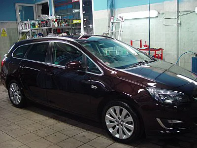 Opel Astra kombi - leštění laku - detail 3
