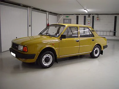 Škoda 105 - rozleštění laku - detail 1