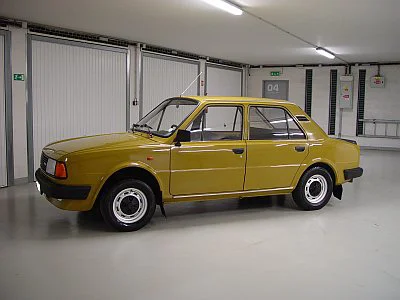 Škoda 105 - rozleštění laku - detail 2