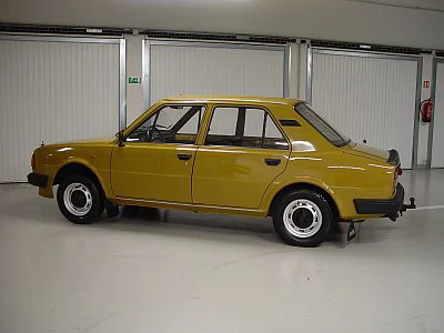 Škoda 105 - rozleštění laku - detail 4