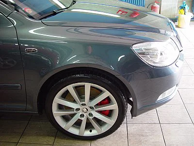 Škoda Octavia Laurin Klement - leštění laku - detail 35