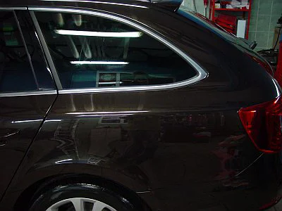 Škoda Super kombi II - renovace laku - detail 12