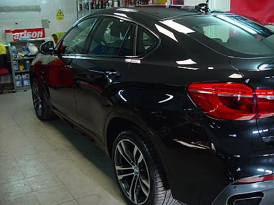 BMW X6 50d M - leštění a ochrana laku - detail 1