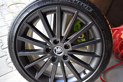 Škoda Octavia III RS 2.0 TFSI - renovace a ochrana laku - detail 9