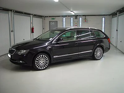 Škoda Superb II kombi Laurin Klement - jarní make up - detail 2