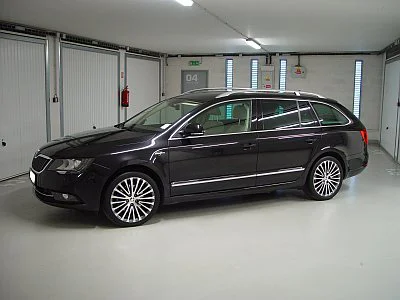 Škoda Superb II kombi Laurin Klement - jarní make up - detail 5