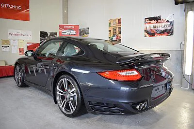 Pečlivé leštění laku Praha - detail 21