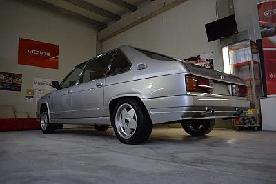 Pečlivé leštění laku Praha - detail 22