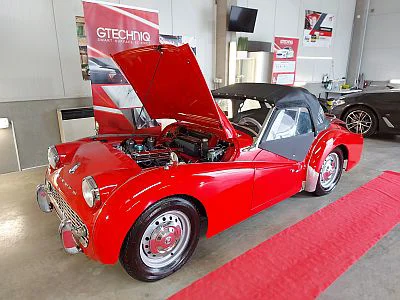 Triumph TR3 - vícekroková renovace laku - detail 12