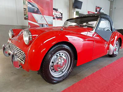 Triumph TR3 - vícekroková renovace laku - detail 7