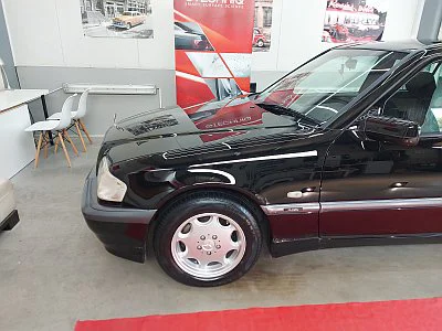 Mercedes C 200 - vícekrokové leštění a ochrana laku - detail 4