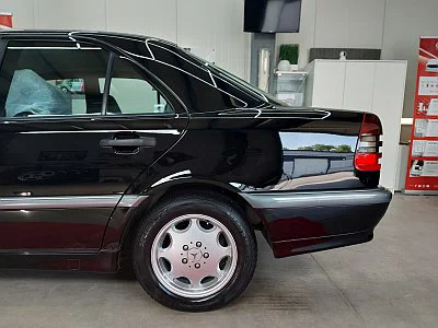 Mercedes C 200 - vícekrokové leštění a ochrana laku - detail 5