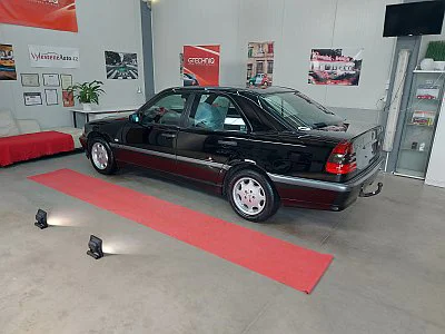 Mercedes C 200 - vícekrokové leštění a ochrana laku - detail 6