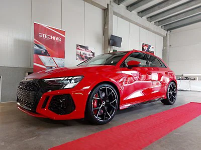 Zabalíme Vaše auto do té nejlepší keramiky. V Praze! - detail 2