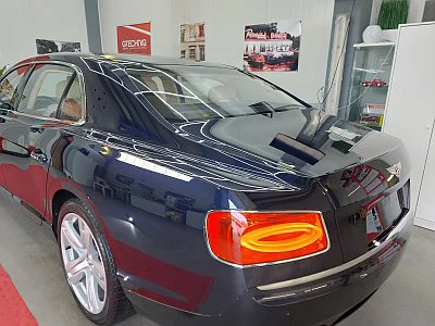 Bentley Flying Spur - leštění a keramická ochrana laku - detail 5