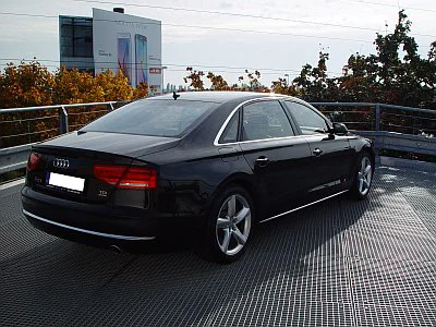 Audi A8 L - ruční mytí, čištění a voskování karoserie - detail 5