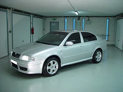 Škoda Octavia I s nájezdem 325 000 km - rozleštění laku - detail 2