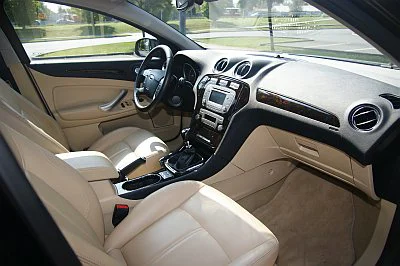 Vylesteneauto.cz Vám nabízí kvalitní čištění a ošetření interiéru - detail 1