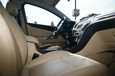 Vylesteneauto.cz Vám nabízí kvalitní čištění a ošetření interiéru - detail 2